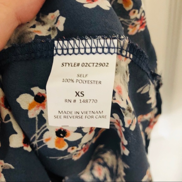 NWT SIENNA SKY Navy floral lightweight spaghetti strap tank top size XS - Picture 5 of 7